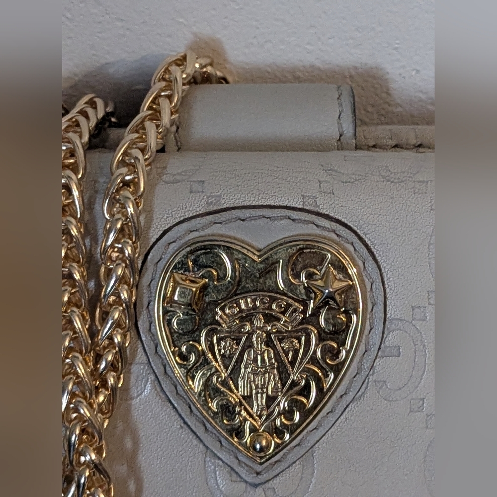 GUCCI Sima Leather Heart Gold Crest Cream Logo Embossed Zip Around Long Wallet - Picture 2 of 16